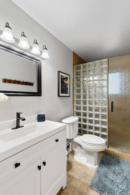 Luxury Cabin Oasis Getaway Heart Of Munds Park Экстерьер фото